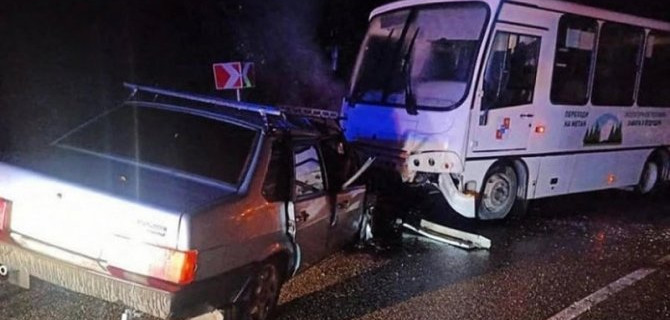 В Сочи в ДТП с автобусом погиб человек