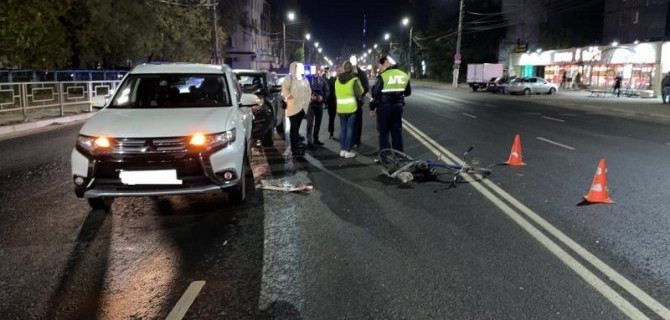 В больнице скончался сбитый в Твери велосипедист