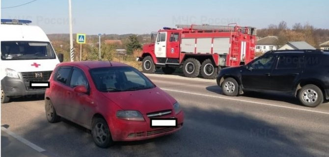 В Калужской области автомобиль сбил 15-летнюю девочку