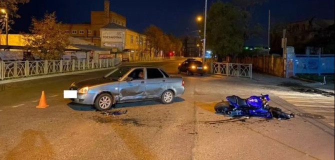 Мотоциклист с пассажиркой пострадали в ДТП в Ставрополе