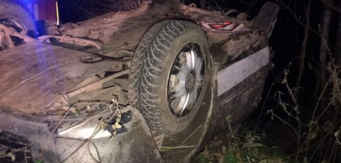 В Брянской области при опрокидывании автомобиля погиб человек