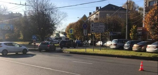 Пассажирка мотоцикла пострадала в ДТП в Калининграде