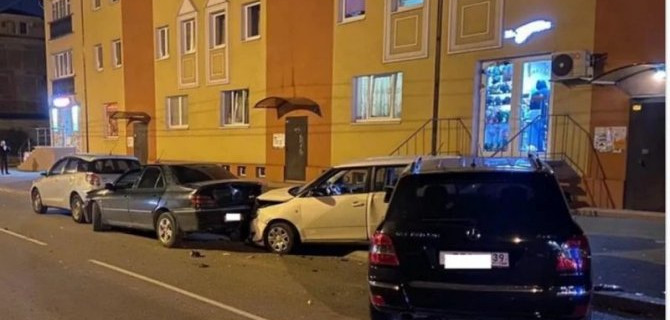 В Калининграде пьяный водитель устроил массовое ДТП