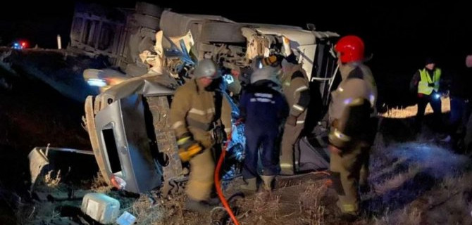 В ДТП с грузовиком в Оренбургской области погиб человек