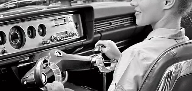 Как Ford делал машину с двумя маленькими рулевыми колёсами