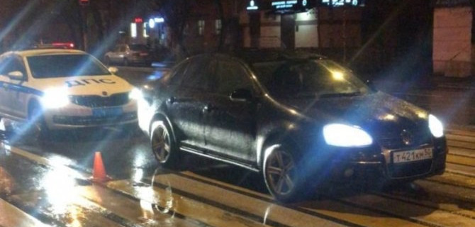 В Твери на переходе сбили девушку