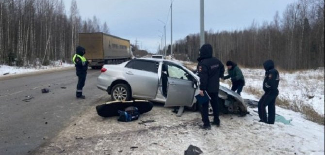 В ДТП с КамАЗом в Нефтеюганском районе погиб человек