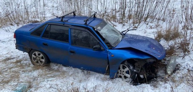 Пассажир погиб при опрокидывании автомобиля в Самарской области