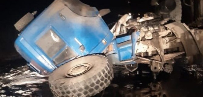 В ДТП в Омской области погиб водитель КамАЗа