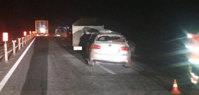 На Ставрополье легковушка врезалась в грузовик – погиб водитель