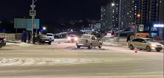 Водитель ВАЗа пострадал в ДТП в Кирове