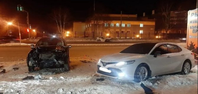 В ДТП в Новосибирске водитель получил открытую черепно-мозговую травму