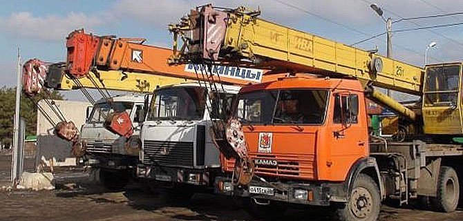 Преимущества использования автомобильных кранов