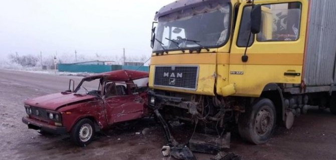 Три человека пострадали в ДТП с грузовиком в Базарно-Карабулакском районе Саратовской области