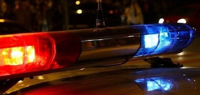 Во Владивостоке иномарка врезалась в дом – два человека погибли