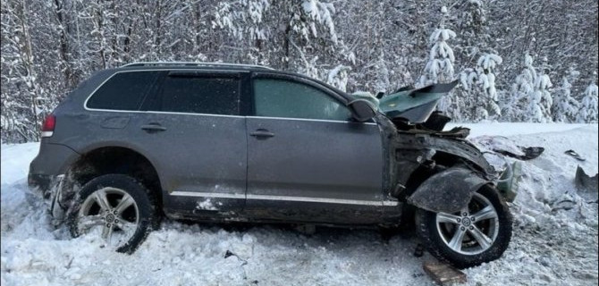 Два человека погибли в ДТП с лесовозом в Югре
