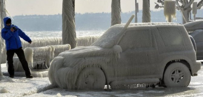 Как выжить «среди торосов и айсбергов»: если автомобиль превратился в ледяную пещеру