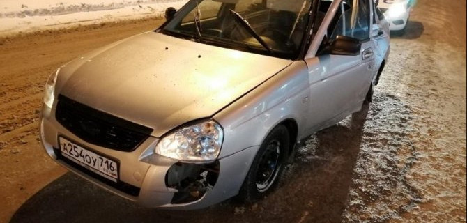 В Йошкар-Оле «Лада» врезалась в столб