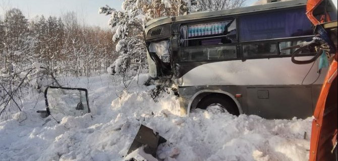 Четыре человека пострадали в ДТП с автобусом в Красноярском крае