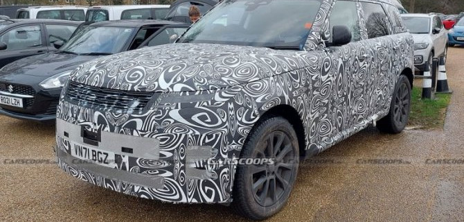 Опубликованы фотографии обновлённого Range Rover Sport