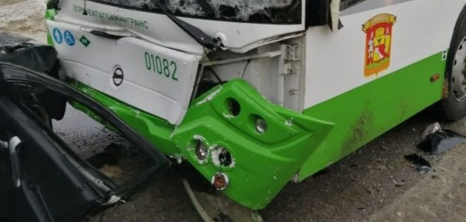 Месячная девочка погибла в ДТП с автобусом в Воронеже