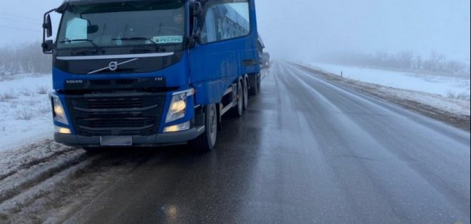 В ДТП с грузовиком в Волгоградской области погибла женщина