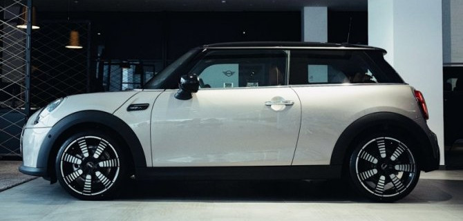 Mini Cooper получил эксклюзивное исполнение для России