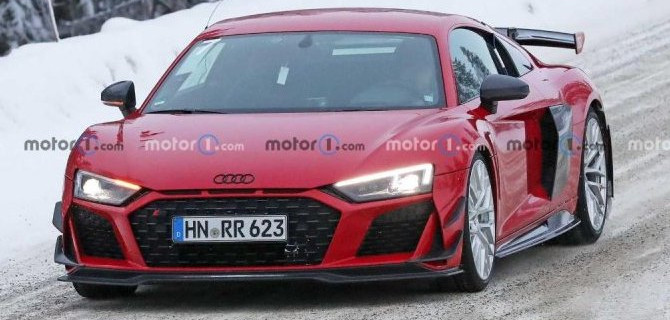 На дорогах замечен необычный Audi R8