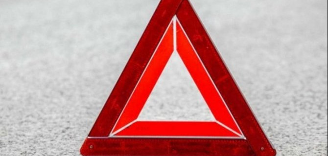 В Башкирии автомобиль на переходе сбил школьницу