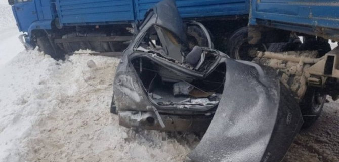 В Ростовской области в ДТП с КамАЗом погиб человек