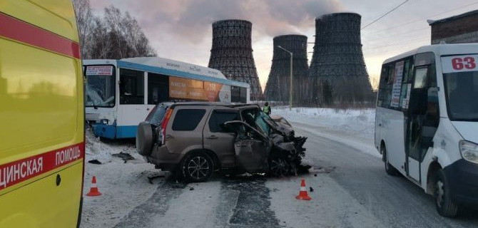 В ДТП с автобусом в Новосибирске погиб человек