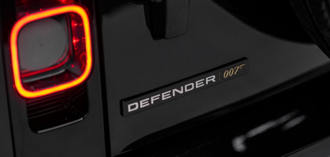 EXCLUSIVE! Лимитированная серия Defender V8 Bond Edition в наличии в «АВИЛОН» Легенда!