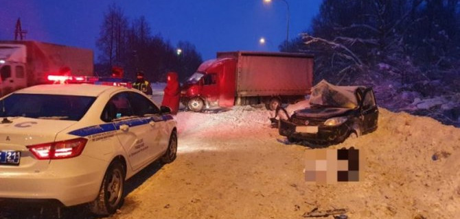 В ДТП с грузовиком в Чувашии погиб человек