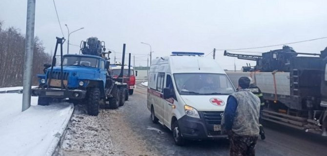 В Твери грузовик насмерть сбил женщину