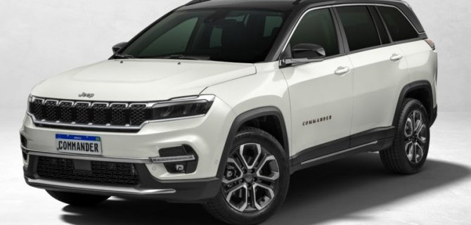 На дорогах замечен удлинённый Jeep Compass