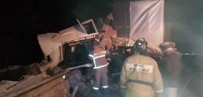 Водитель грузовика погиб в ДТП в Тверской области