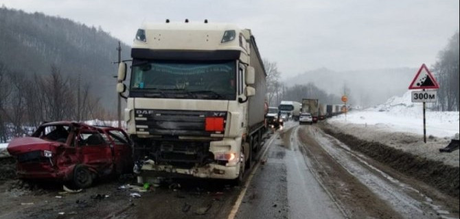 В ДТП с грузовиками в Челябинской области погиб человек