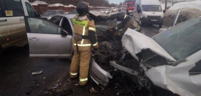 Три человека пострадали в ДТП у кладбища в Саратове