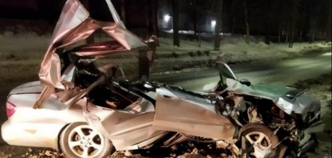 Водитель пострадал в ночном ДТП в Петрозаводске