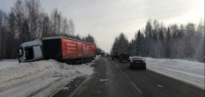 Два человека погибли в ДТП с грузовиком в Марий Эл