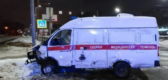 Четыре человека пострадали в ДТП со «скорой» в Череповце