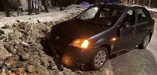 В Петрозаводске автомобиль сбил женщину