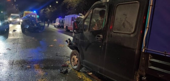 В ДТП в Твери пострадали два человека