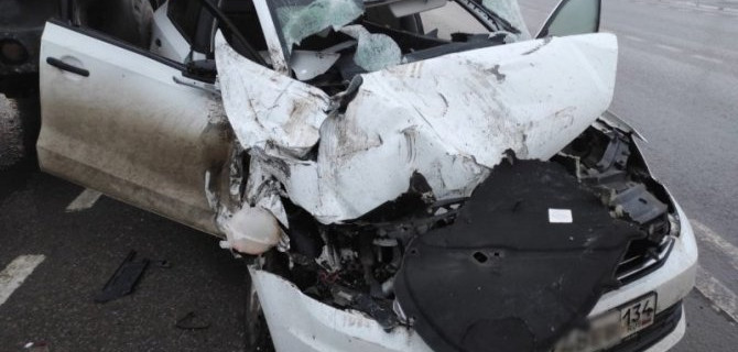 В ДТП в Волгограде погиб водитель легковушки