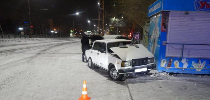 Водитель ВАЗа пострадал в ДТП в Братске