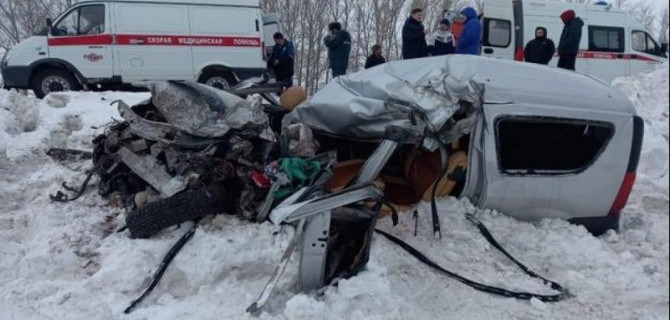 В Башкирии в ДТП с КамАЗом погиб человек