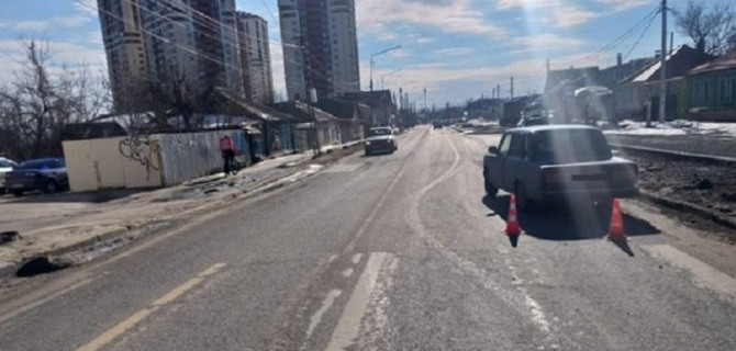 В Воронеже на переходе автомобиль сбил женщину