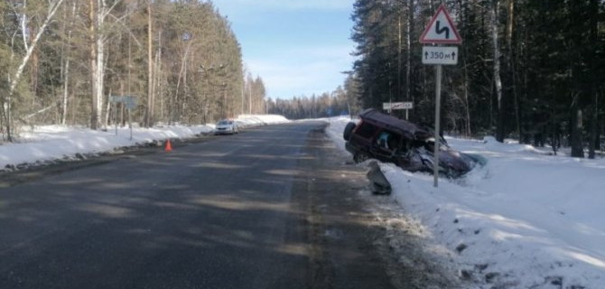 Двое детей пострадали в ДТП с грузовиком в Иркутской области