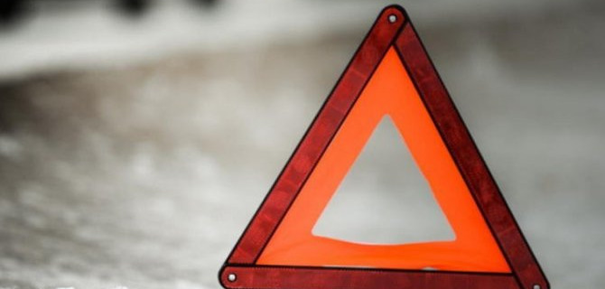 В Петрозаводске столкнулись три автомобиля