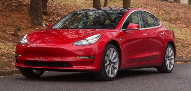 Фирма Tesla из-за санкций повысила цены на электромобили